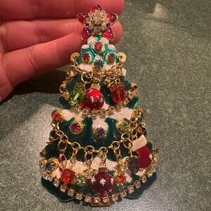 Sparkling Decorated Christmas Tree Pin